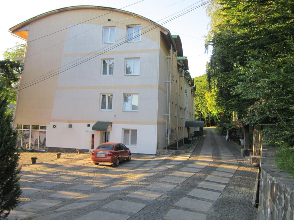 Quelle Polyana Hotel Exterior photo