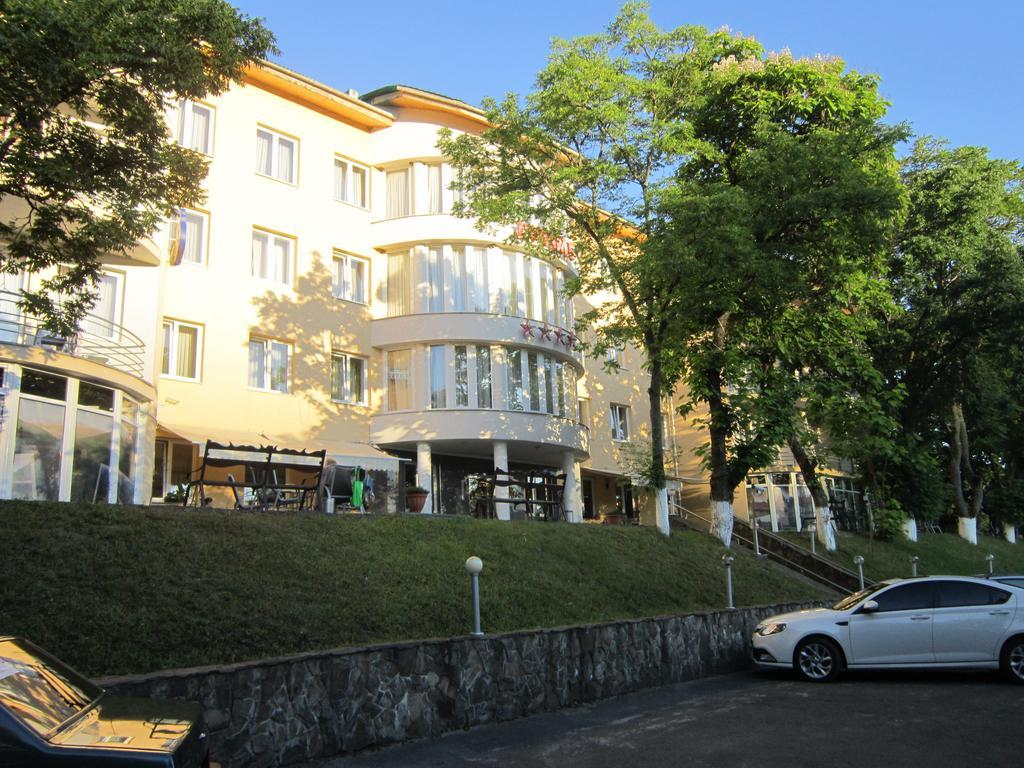 Quelle Polyana Hotel Exterior photo