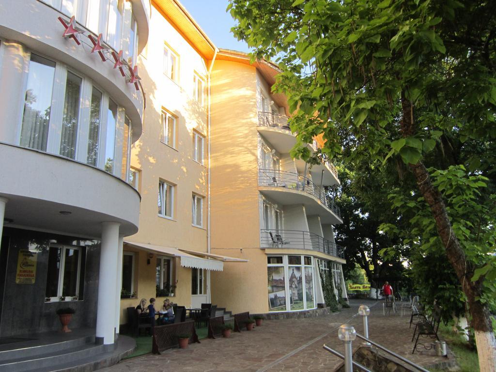 Quelle Polyana Hotel Exterior photo