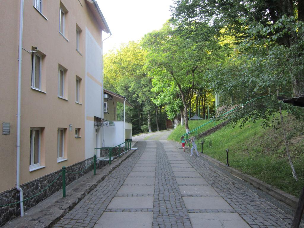 Quelle Polyana Hotel Exterior photo