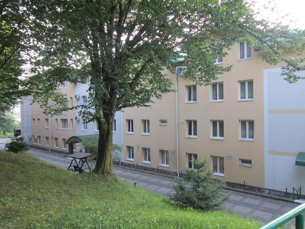 Quelle Polyana Hotel Exterior photo