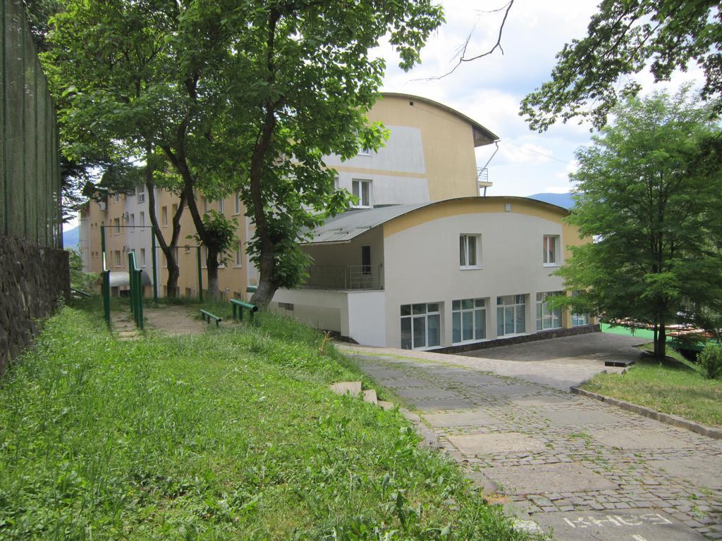 Quelle Polyana Hotel Exterior photo