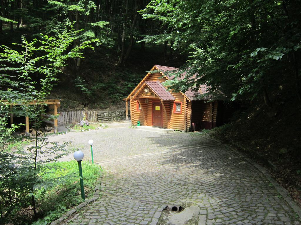 Quelle Polyana Hotel Exterior photo