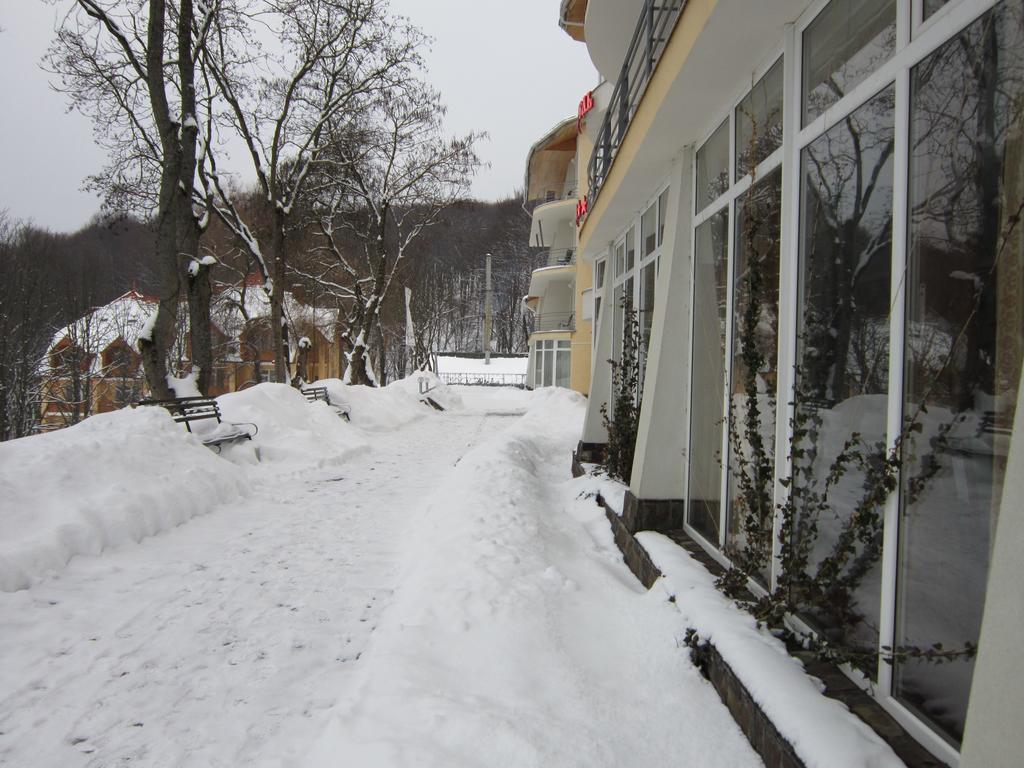 Quelle Polyana Hotel Exterior photo