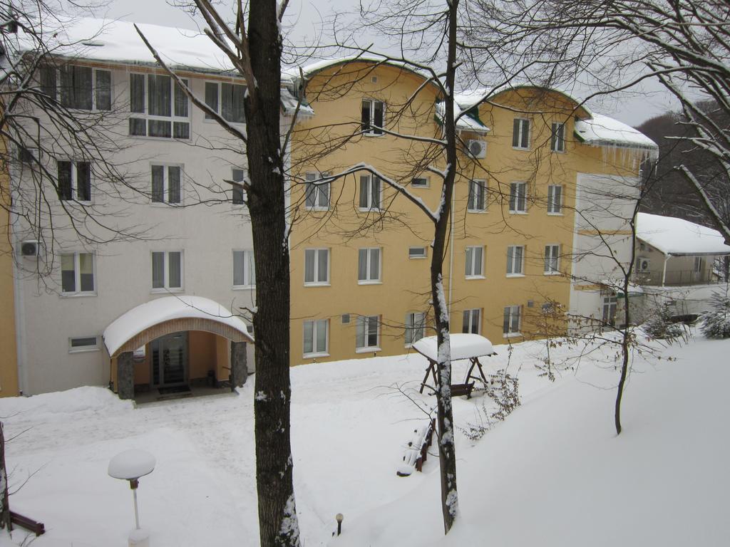 Quelle Polyana Hotel Exterior photo