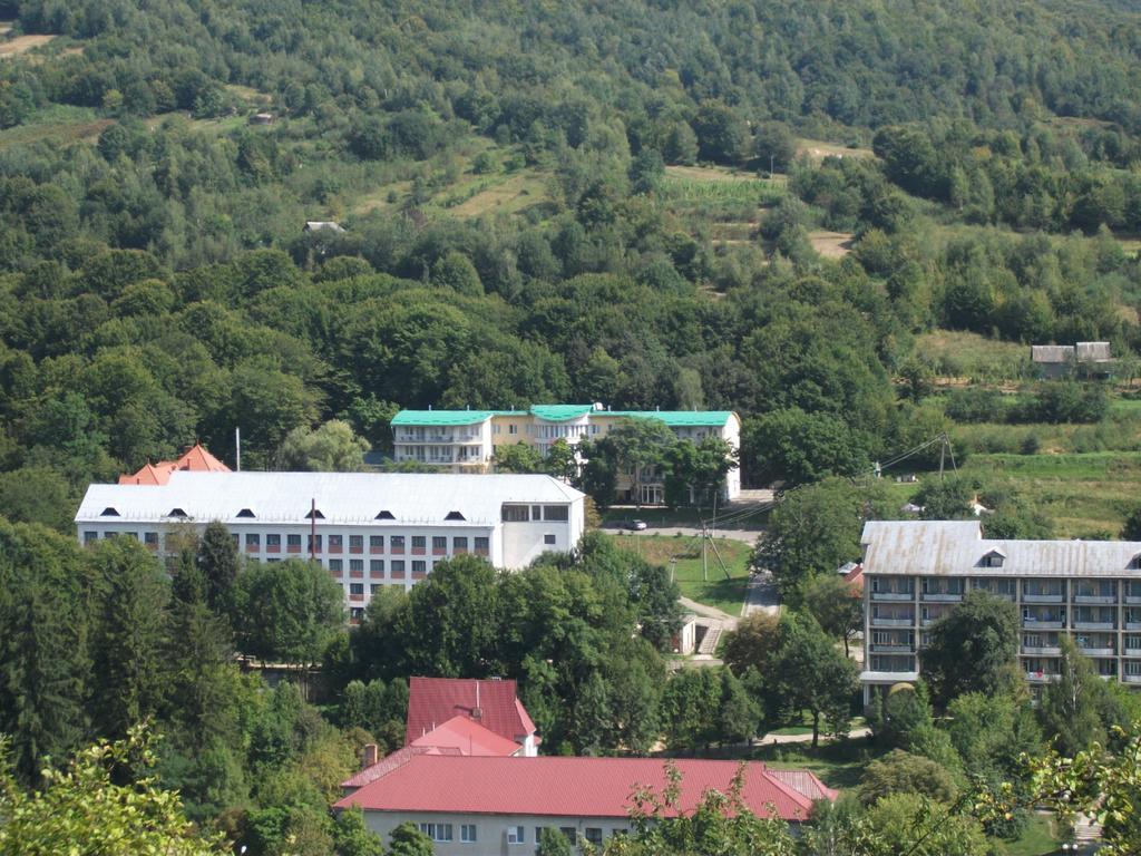 Quelle Polyana Hotel Exterior photo
