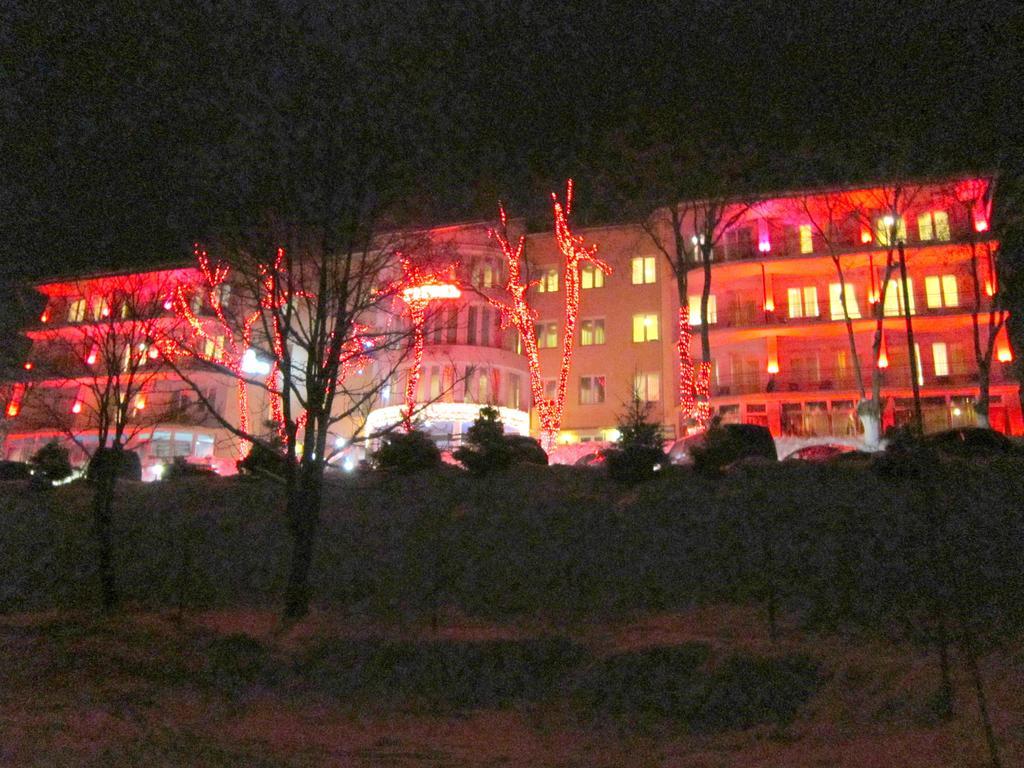Quelle Polyana Hotel Exterior photo
